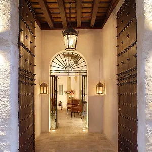 *** Hotel Corral Del Rey España